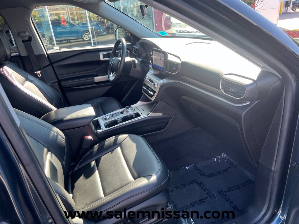 Used 2022 Ford Explorer XLT w/ Equipment Group 202A AWD/4WD image 23