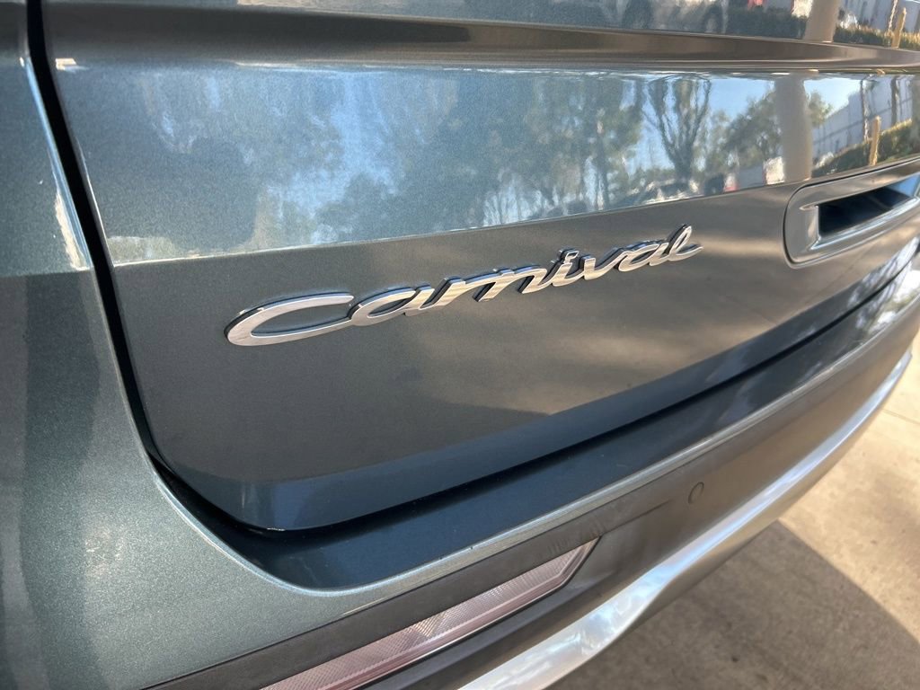 Used 2022 Kia Carnival SX Prestige image 17