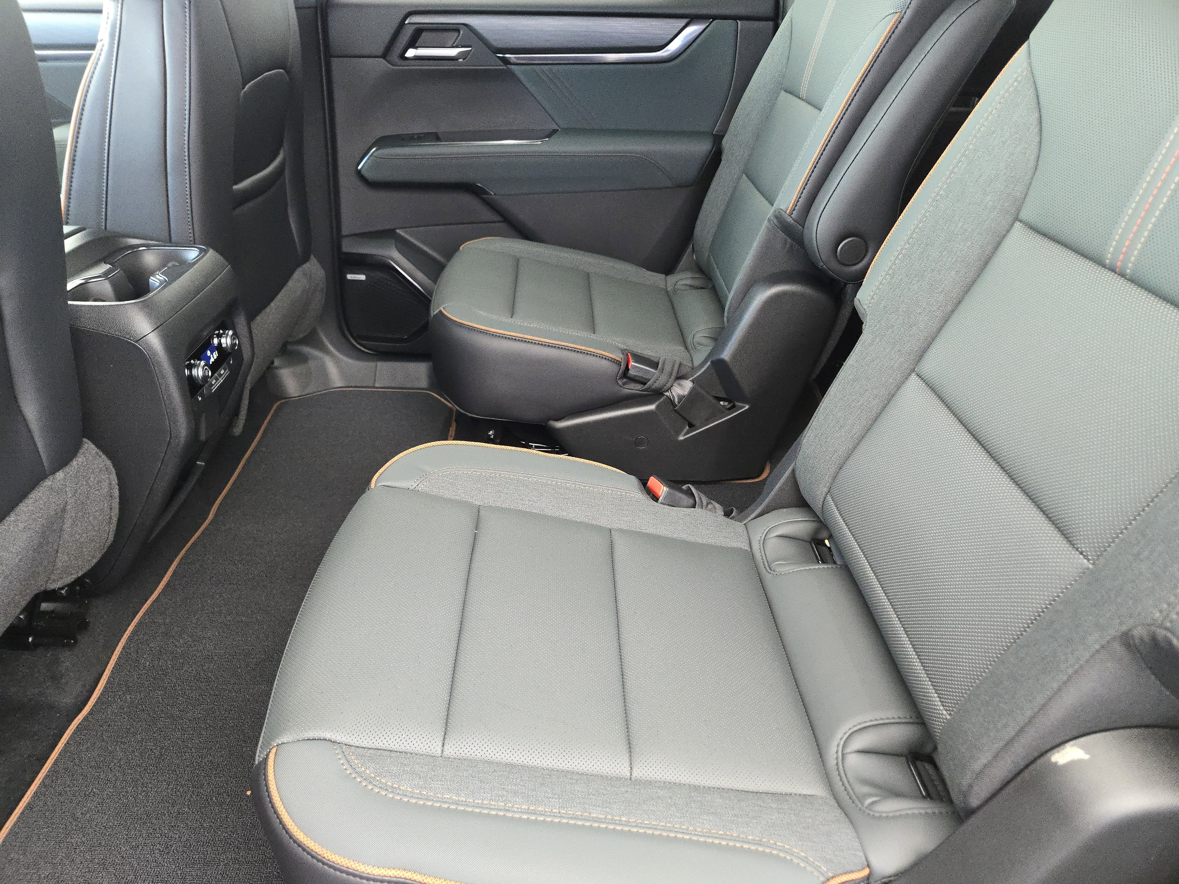 New 2026 GMC Acadia AT4 w/ Luxury Package image 22