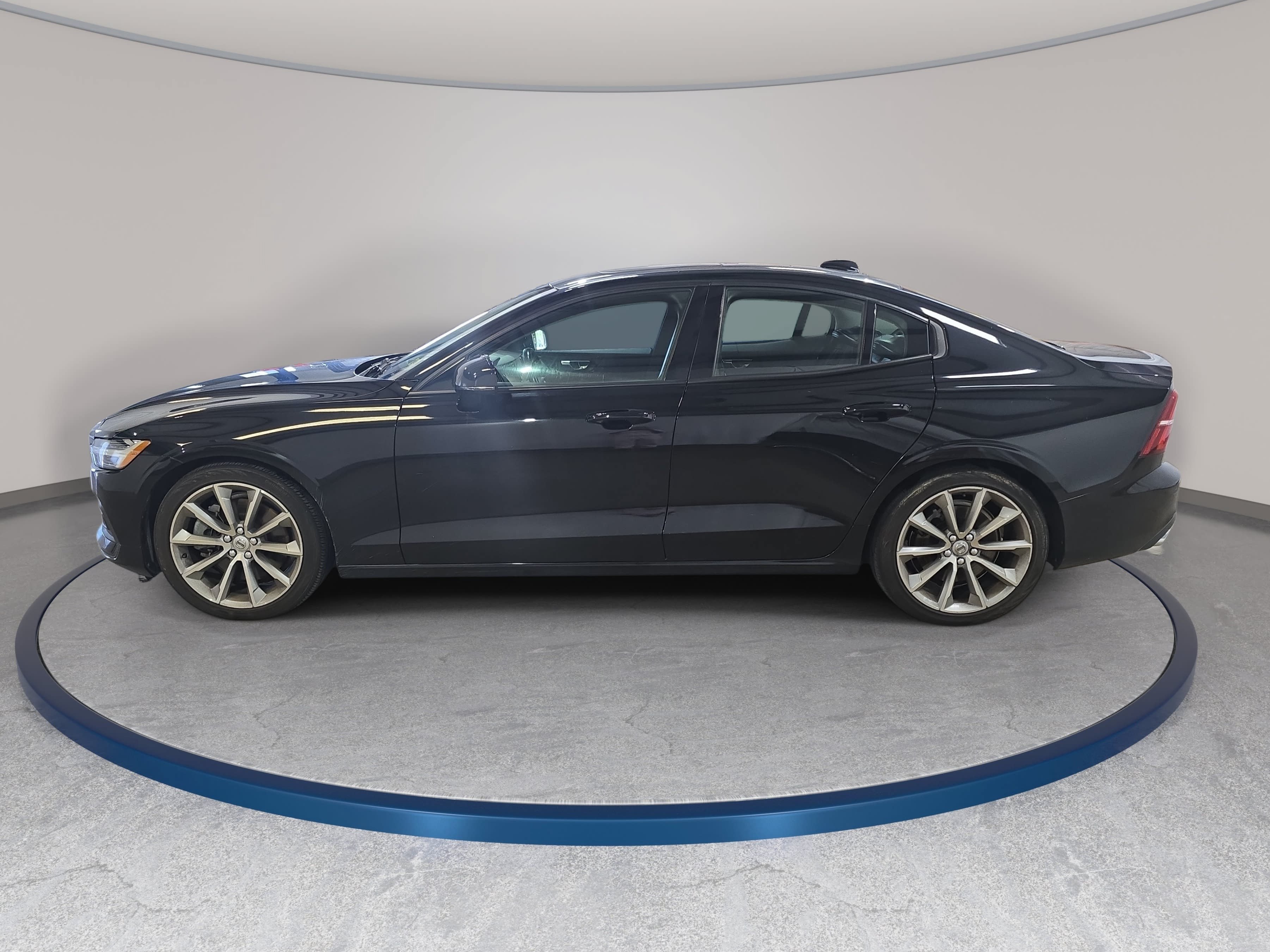 Used 2021 Volvo S60 T6 Momentum AWD/4WD image 9