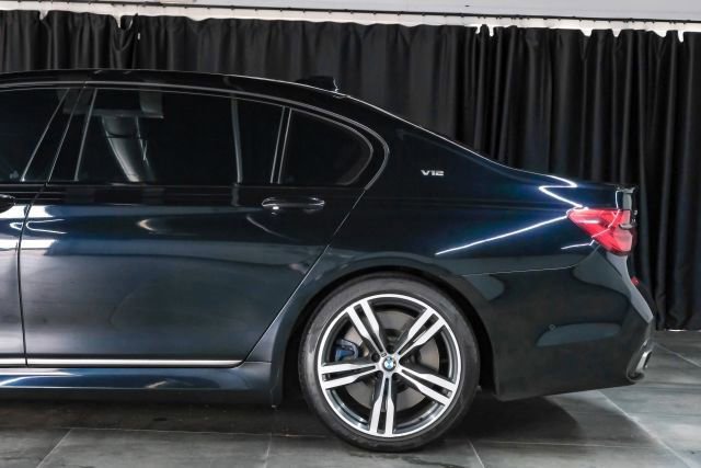 Used 2018 BMW M760i xDrive image 16