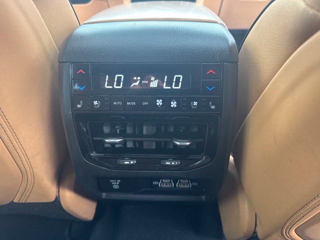 Used 2025 Jeep Grand Cherokee L Summit AWD/4WD image 27