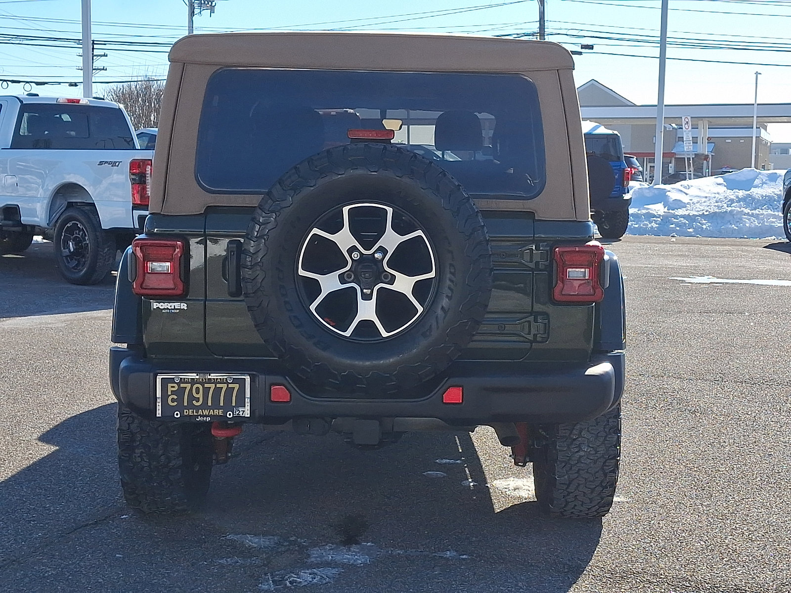 Used 2022 Jeep Wrangler Unlimited Rubicon w/ Steel Bumper Group image 9