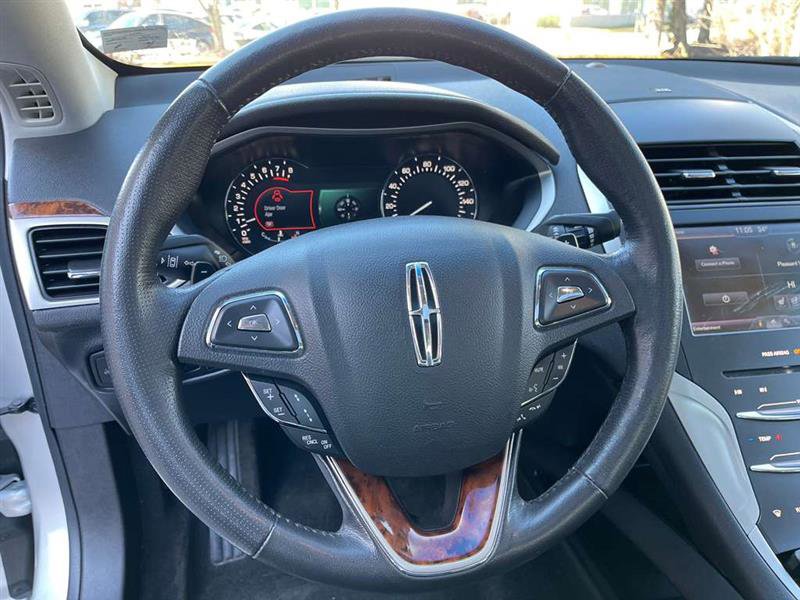 Used 2013 Lincoln MKZ image 16
