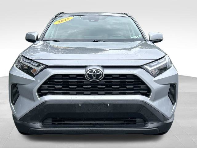 Used 2025 Toyota RAV4 XLE AWD/4WD image 13