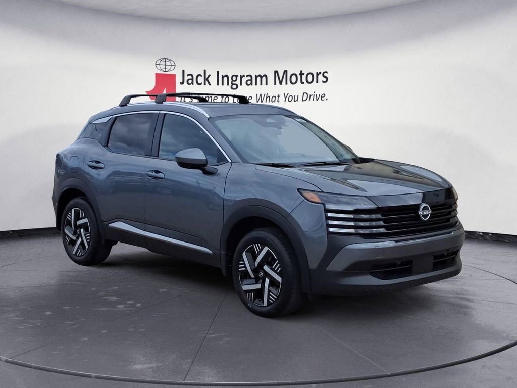 Used 2025 Nissan Kicks SV w/ SV Premium Package FWD image 7