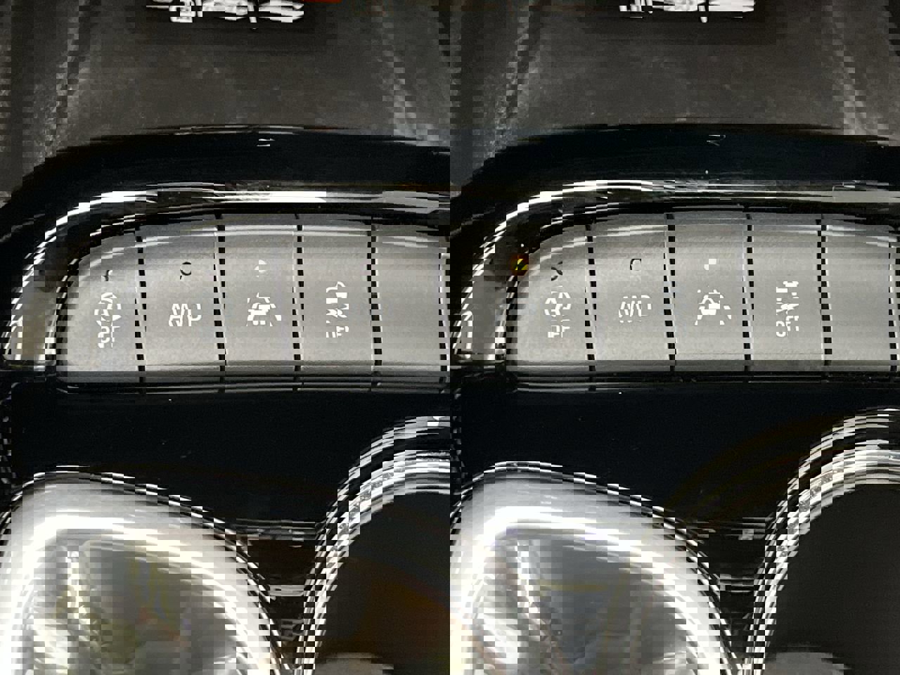 Certified 2025 Buick Encore GX Avenir w/ Avenir Technology Package AWD/4WD image 17