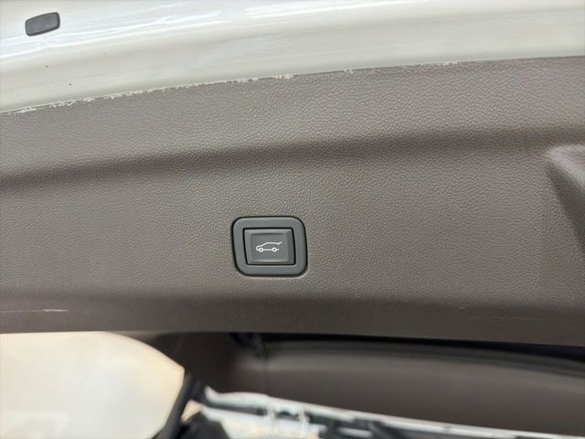 Used 2023 GMC Yukon Denali AWD/4WD image 25