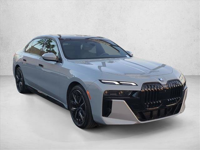 Used 2023 BMW i7 xDrive60 AWD/4WD image 3