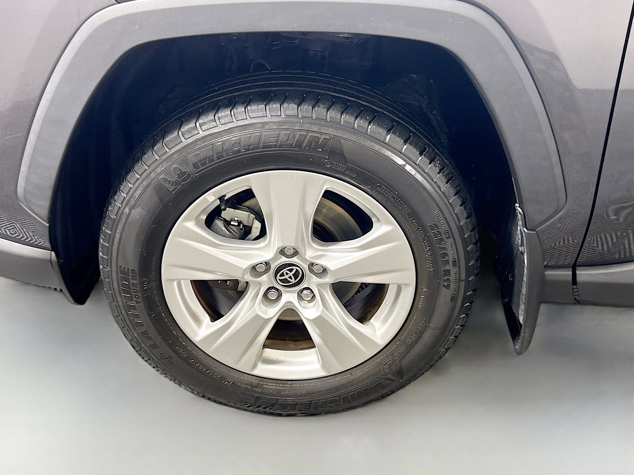 Used 2021 Toyota RAV4 XLE image 13