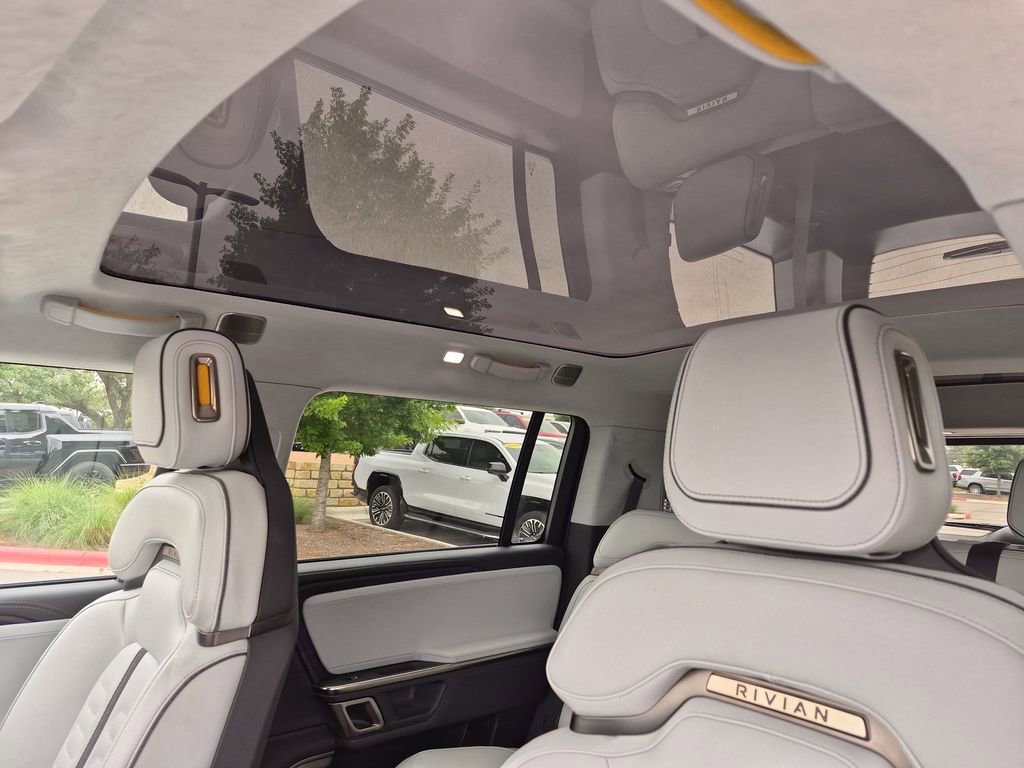 Used 2024 Rivian R1S Adventure AWD/4WD image 28