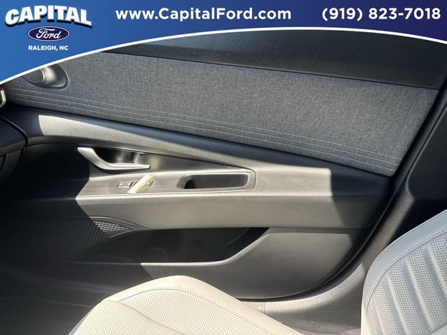 Used 2023 Hyundai Elantra Limited w/ Cargo Package FWD image 29