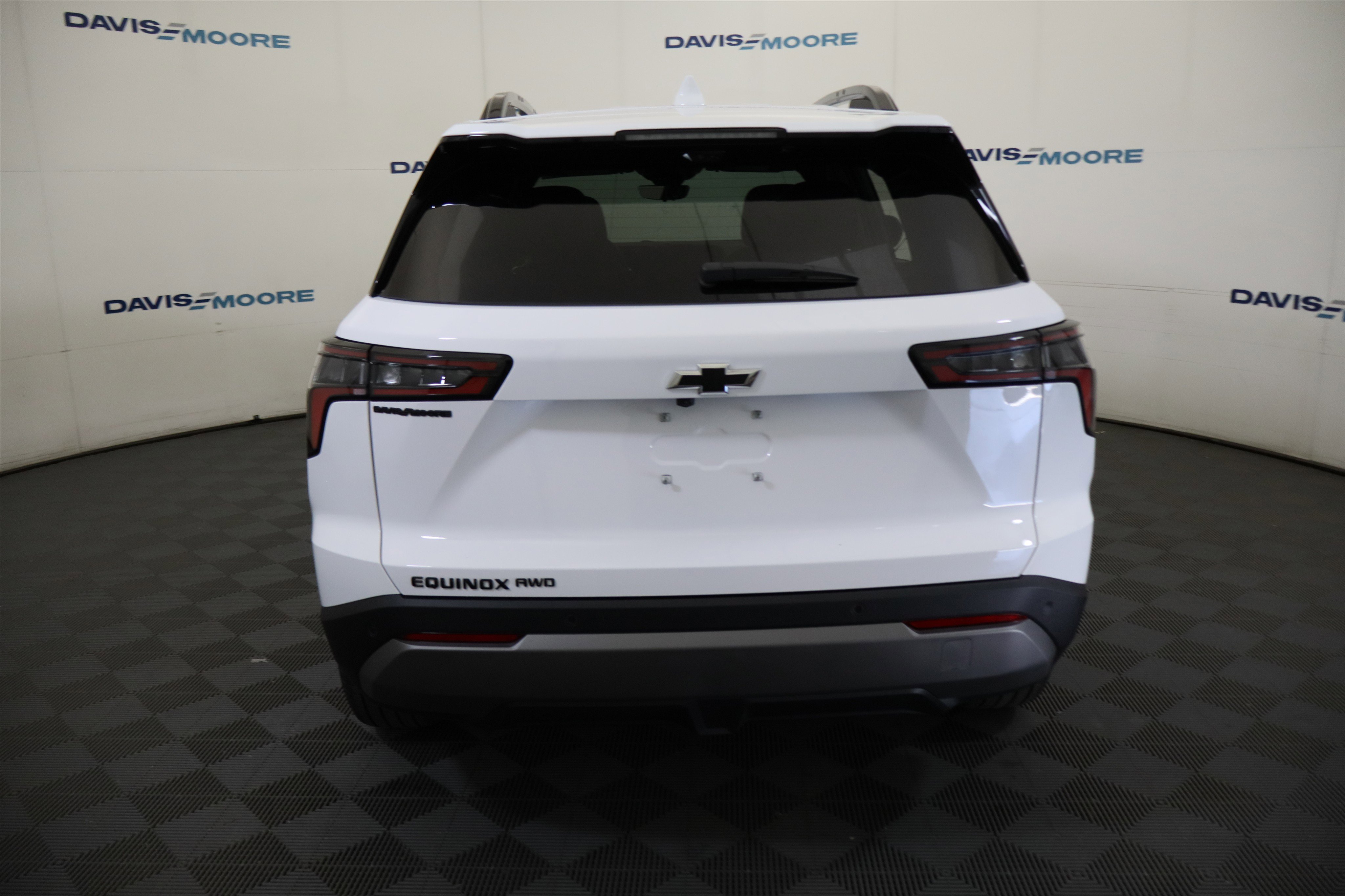 New 2026 Chevrolet Equinox LT w/ Convenience Package II AWD/4WD image 8