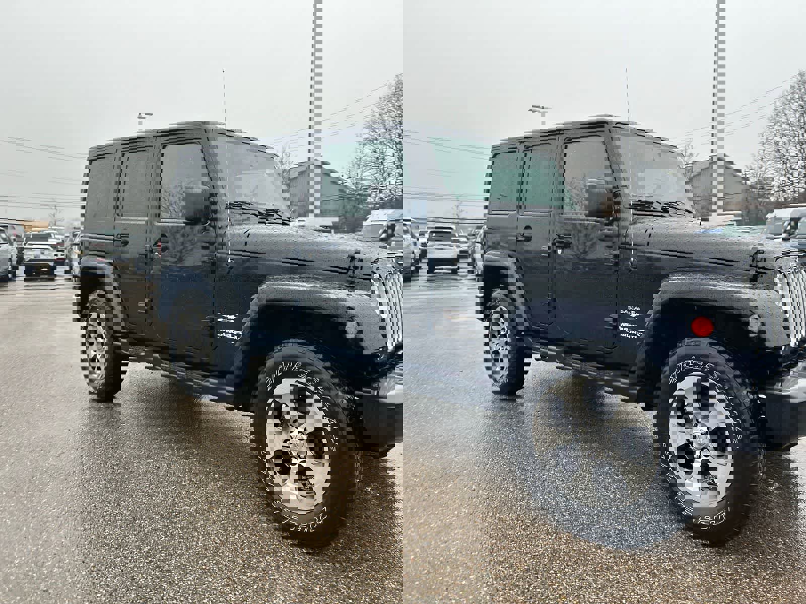 Certified 2017 Jeep Wrangler Unlimited Sahara w/ Connectivity Group image 9