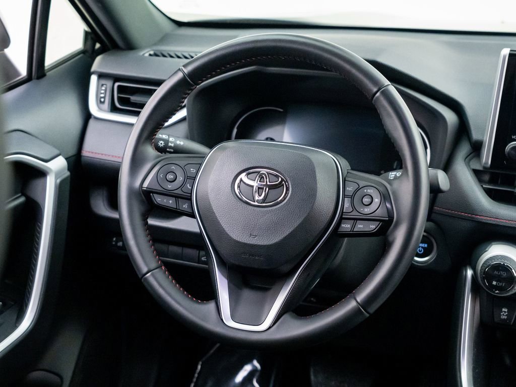 Used 2025 Toyota RAV4 SE AWD/4WD image 11
