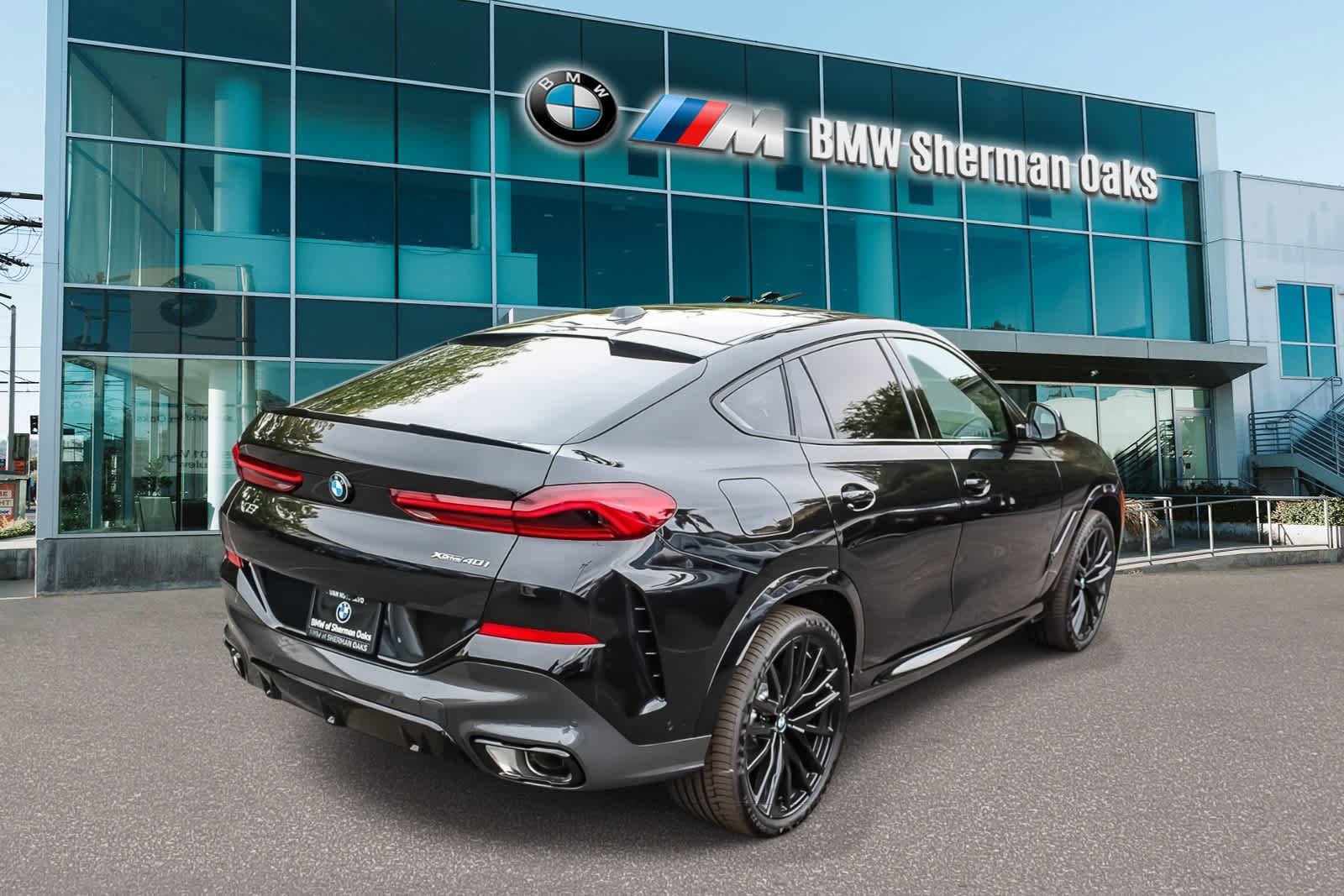 New 2027 BMW X6 xDrive40i w/ Executive Package AWD/4WD image 4