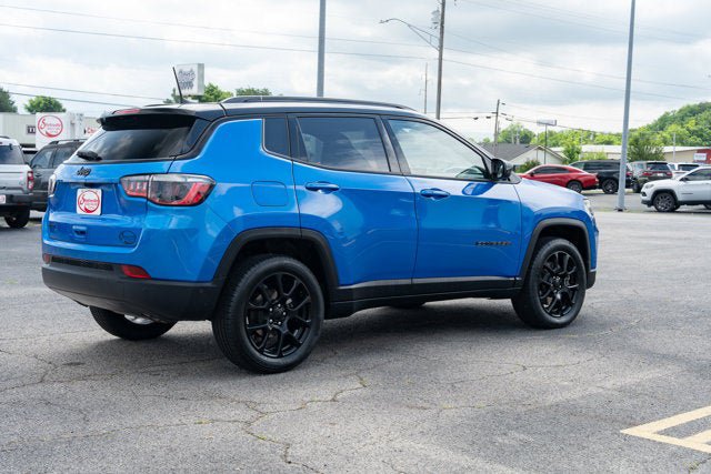 Certified 2023 Jeep Compass Latitude w/ Convenience Group AWD/4WD image 5