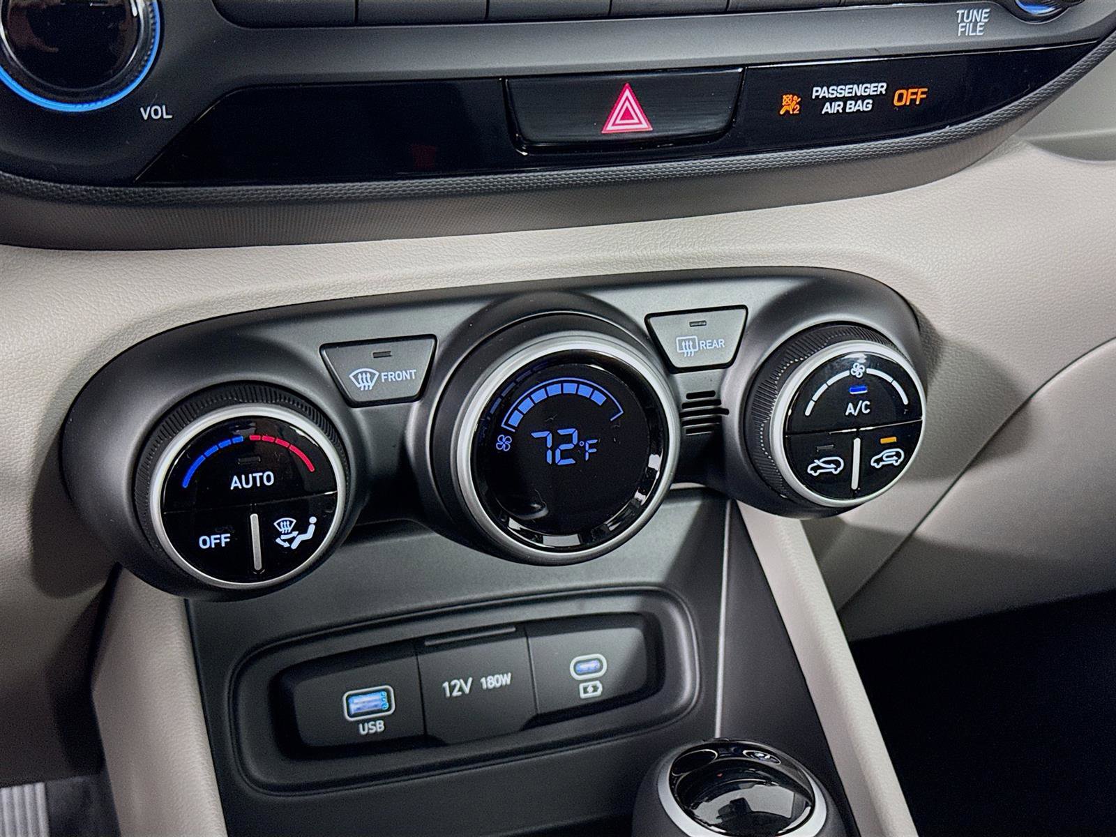 New 2025 Hyundai Venue SEL image 17