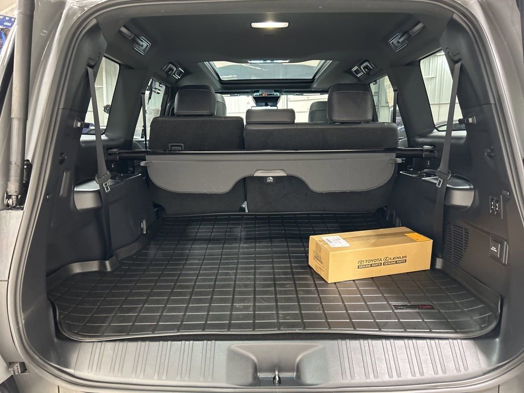 Used 2025 Lexus GX 550 image 32
