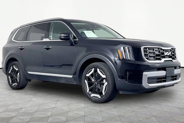 Used 2025 Kia Telluride S FWD image 2