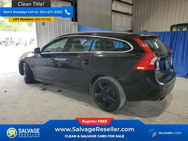 Used 2017 Volvo V60 T5 Premier w/ Convenience Package image 3