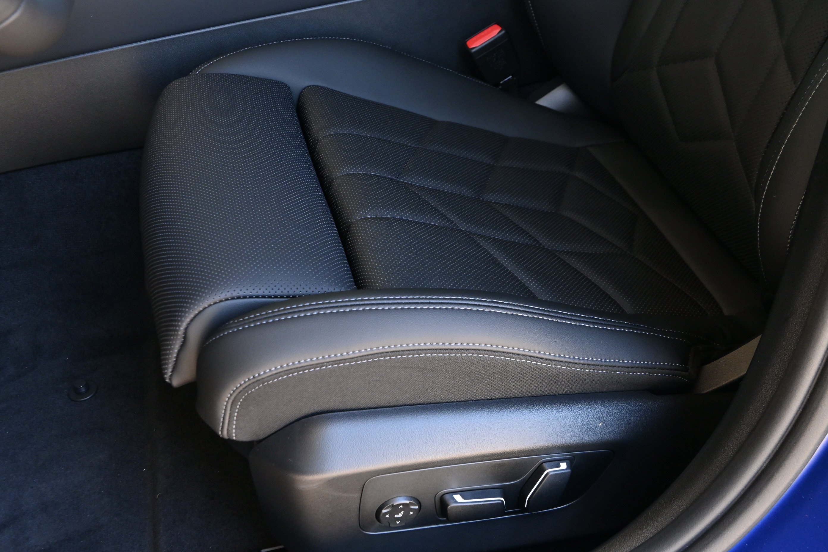 New 2026 BMW 530i w/ M Sport Package RWD image 28