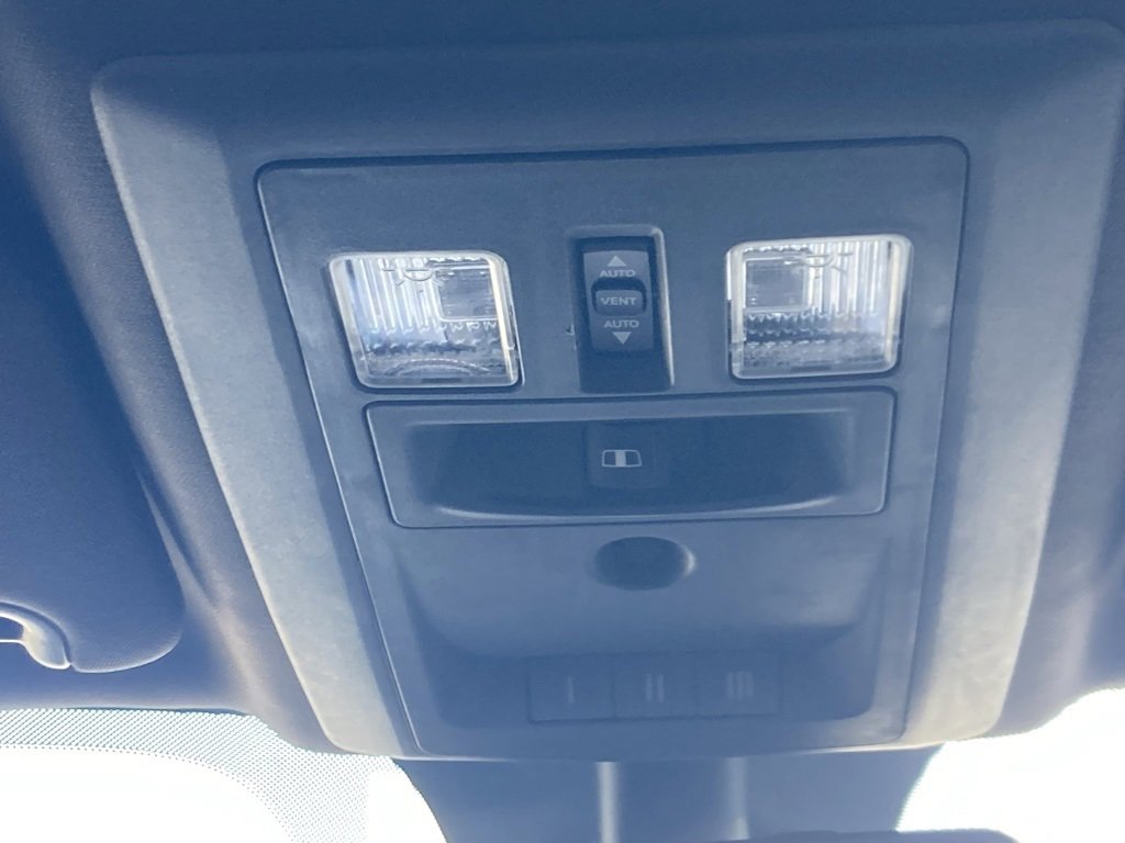 Used 2016 RAM 3500 Laramie Longhorn image 17