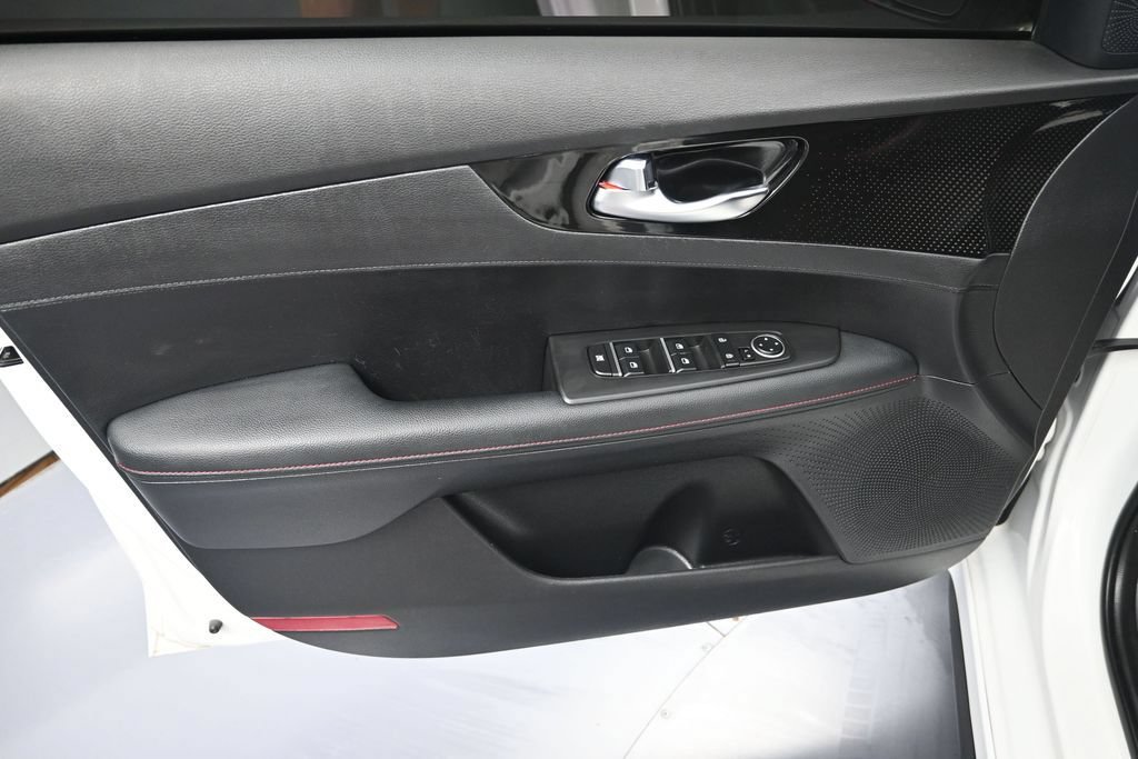 Certified 2023 Kia Forte GT FWD image 10
