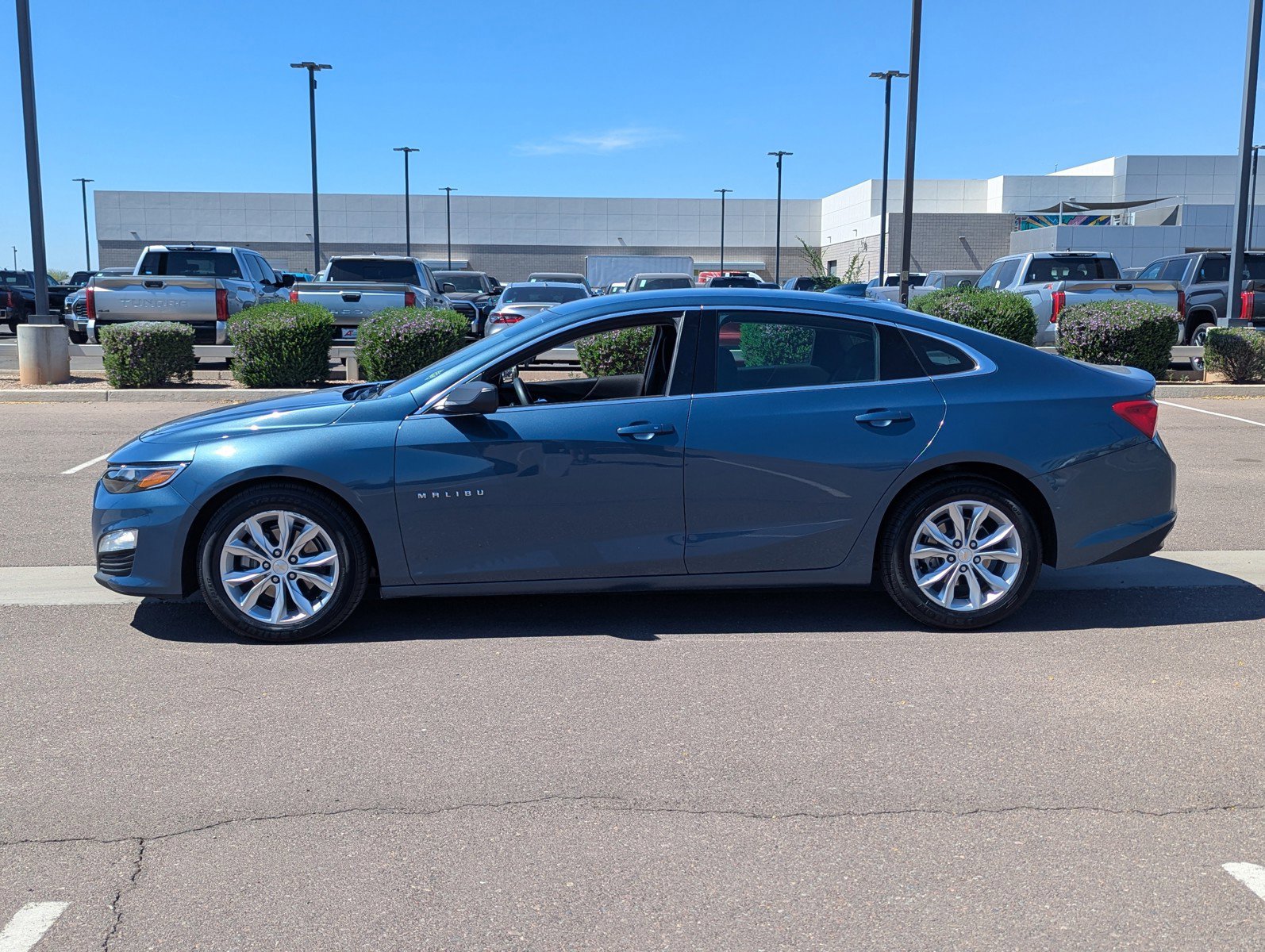 Certified 2024 Chevrolet Malibu LT image 2