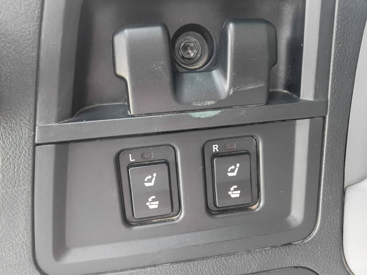 Used 2017 Toyota Sequoia Limited w/ Safety & Convenience Package AWD/4WD image 27