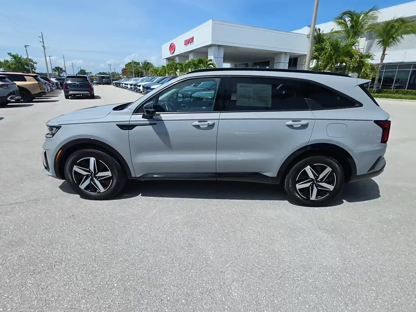 Used 2023 Kia Sorento EX w/ Panoramic Sunroof Package