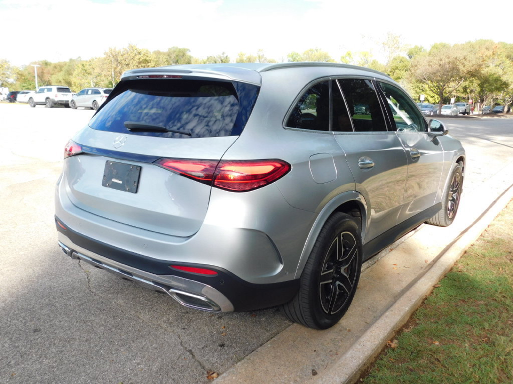 Used 2023 Mercedes-Benz GLC 300 4MATIC image 11