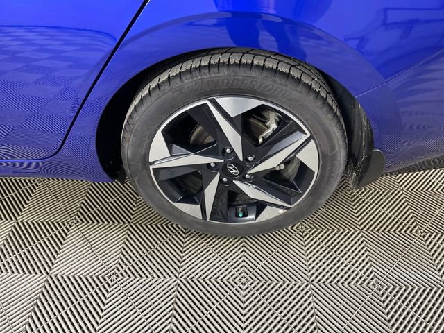 Used 2023 Hyundai Elantra Limited image 22