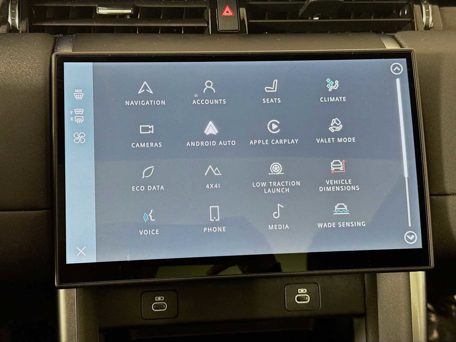 Used 2025 Land Rover Discovery Sport S image 13