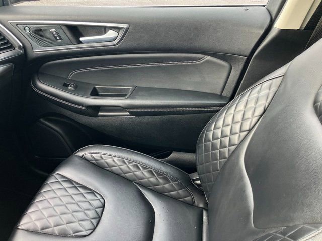 Used 2024 Ford Edge Titanium image 7