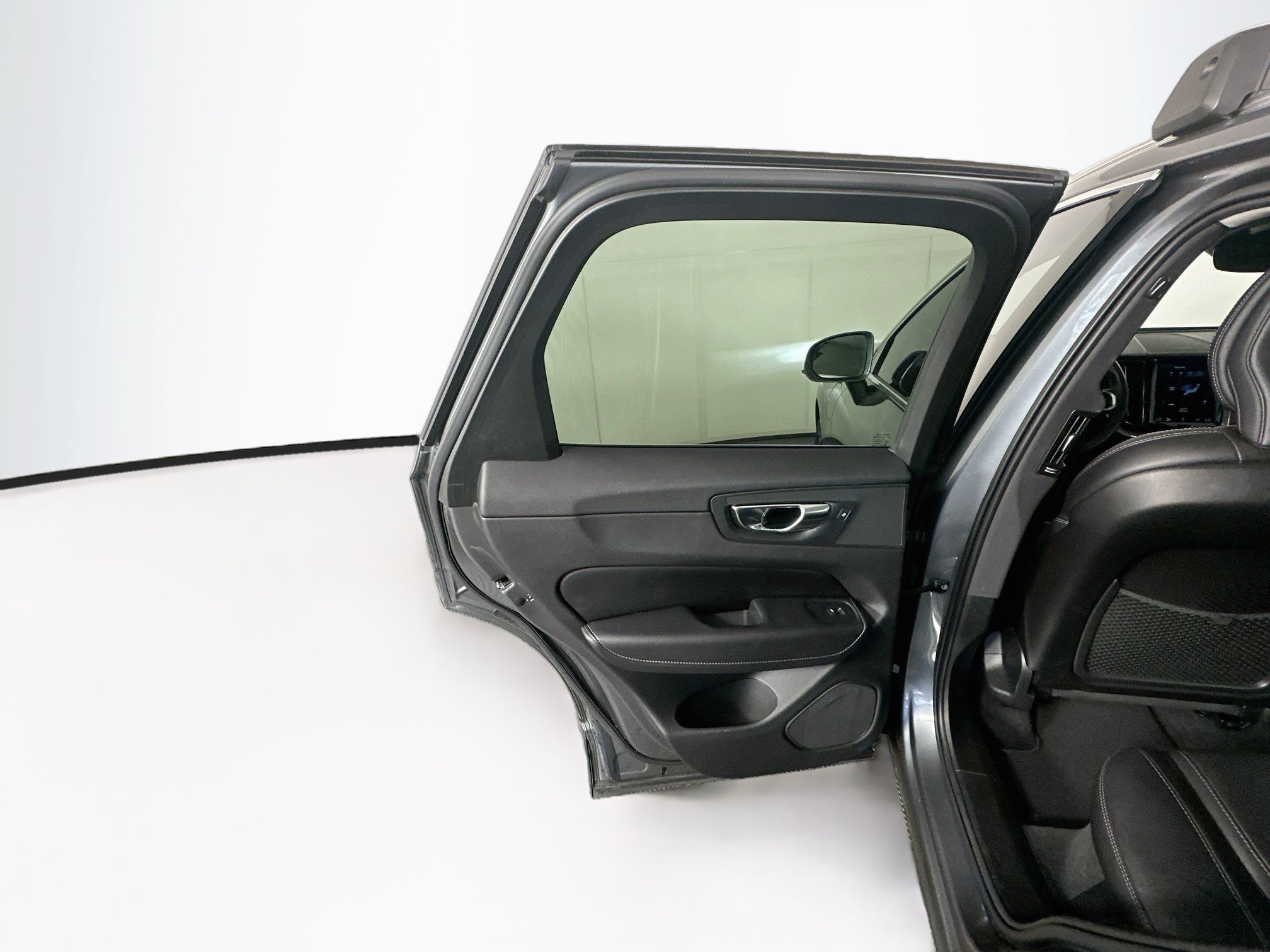 Used 2021 Volvo XC60 T8 Inscription w/ Advanced Package AWD/4WD image 27
