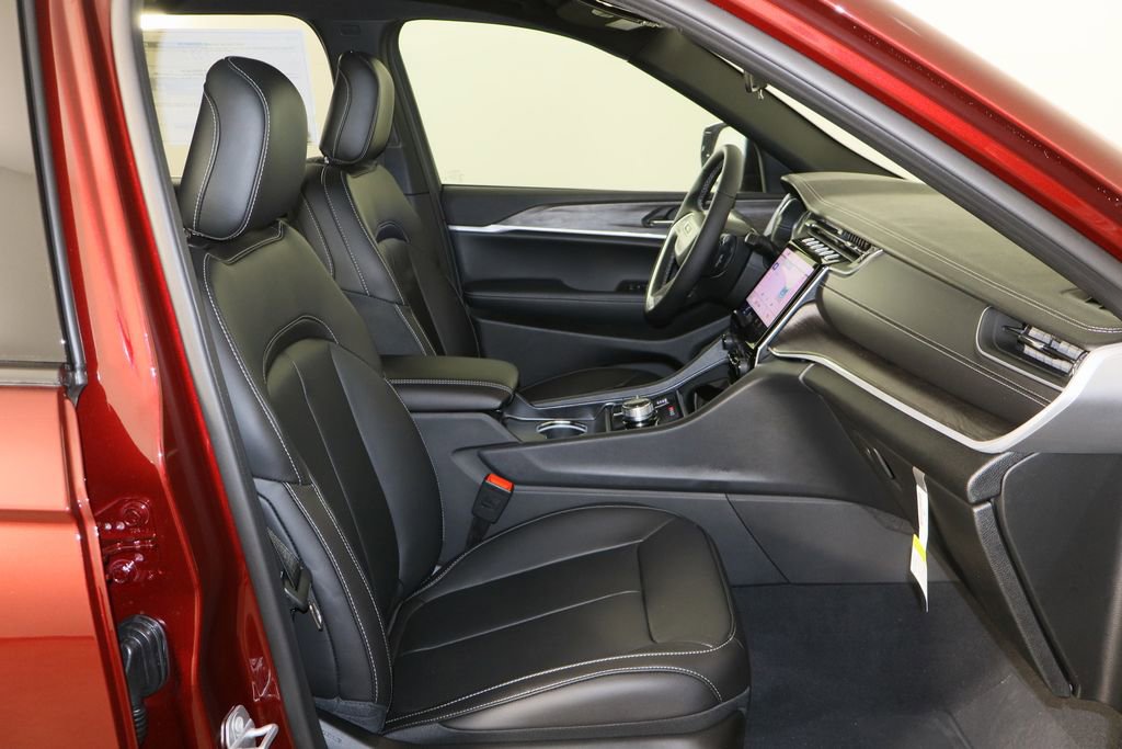 New 2025 Jeep Grand Cherokee Limited image 19