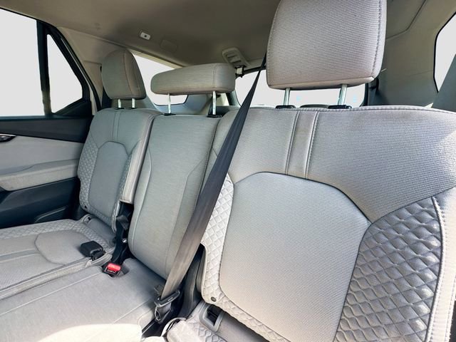 Used 2023 Honda Pilot LX image 12