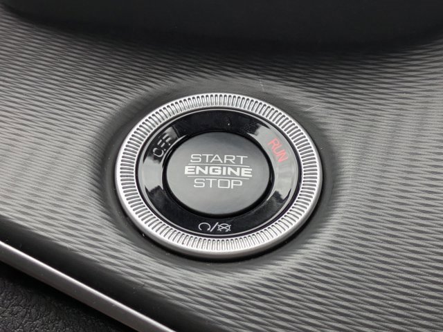 New 2025 Jeep Grand Cherokee L Laredo image 25