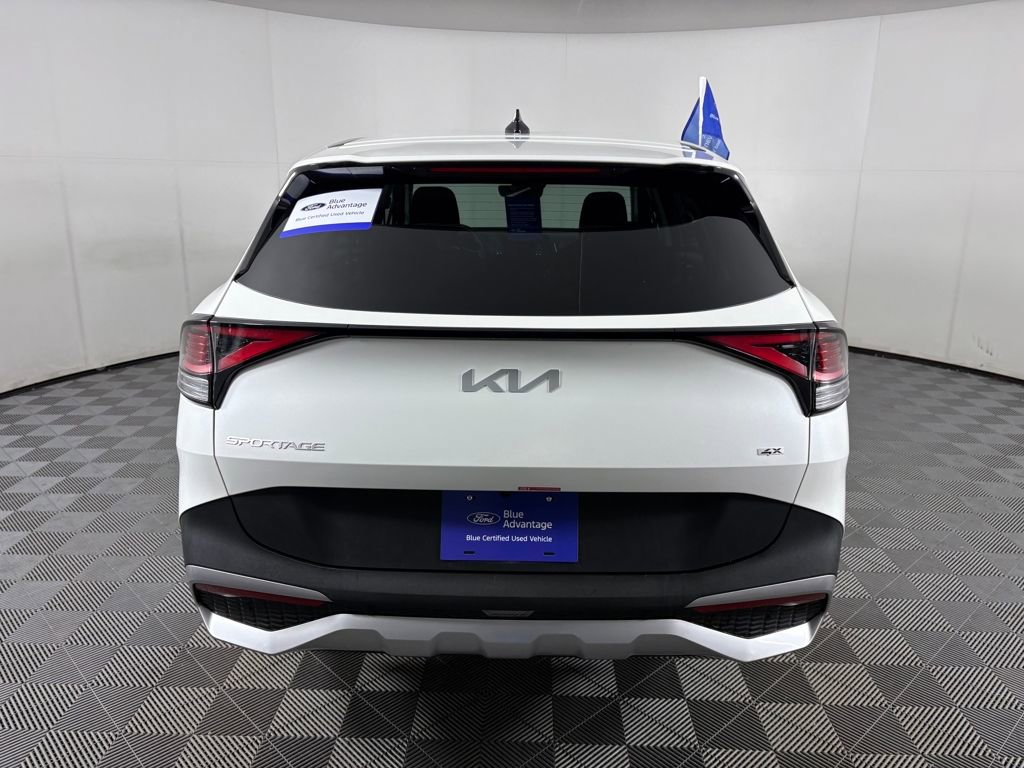 Used 2025 Kia Sportage LX image 6