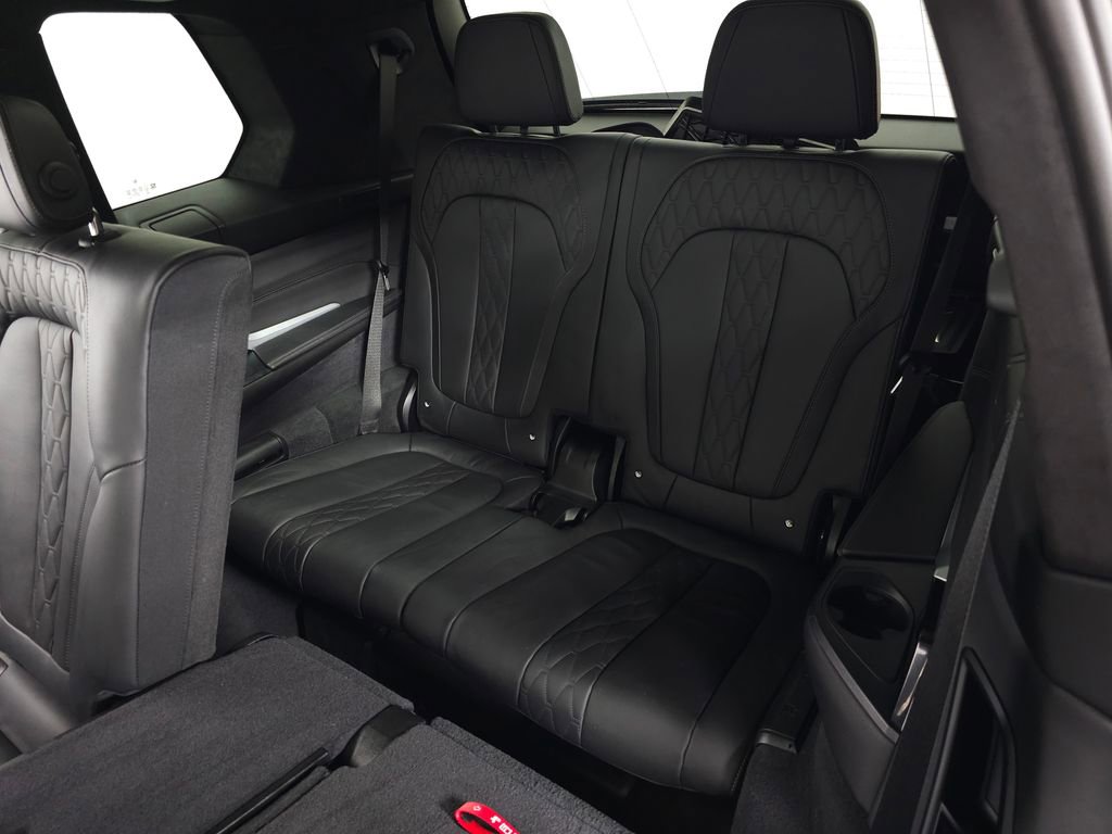Used 2023 BMW X7 xDrive40i w/ M Sport Package AWD/4WD image 42