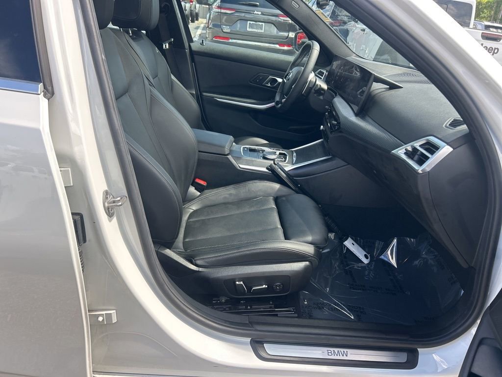 Used 2025 BMW 330i xDrive Sedan image 23