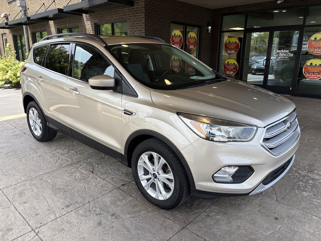 Used 2018 Ford Escape SE w/ SE Sync 3 Package FWD image 4