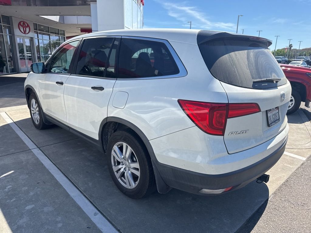 Used 2018 Honda Pilot LX image 3