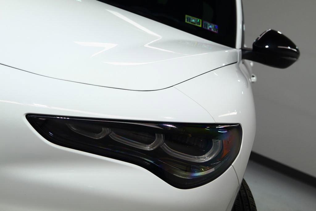 Used 2024 Alfa Romeo Stelvio Ti image 7