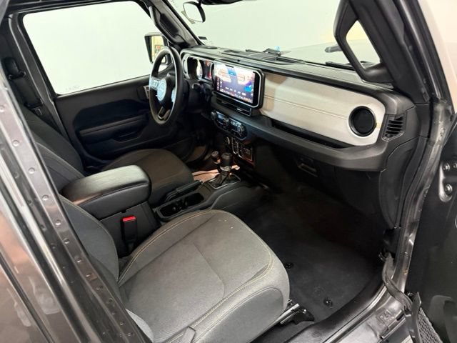 Certified 2024 Jeep Gladiator Sport AWD/4WD image 38