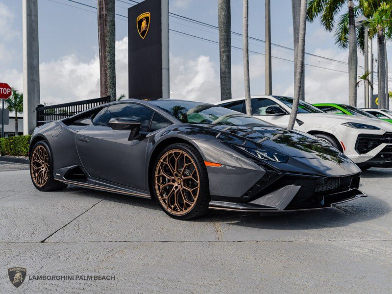 Used 2024 Lamborghini Huracan Tecnica image 8