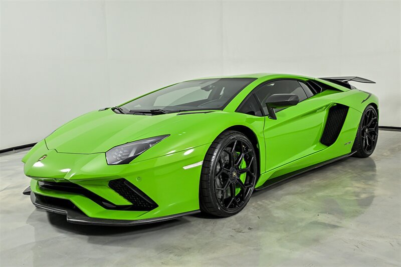 Used 2018 Lamborghini Aventador S AWD/4WD image 4