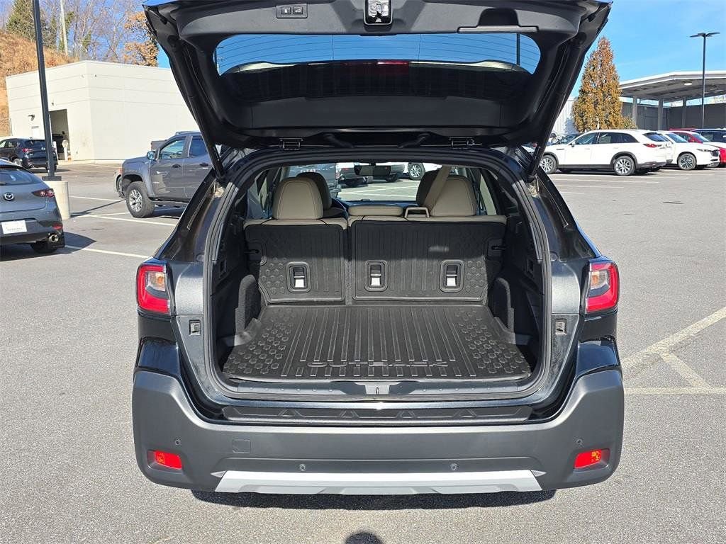 Used 2023 Subaru Outback Limited image 5