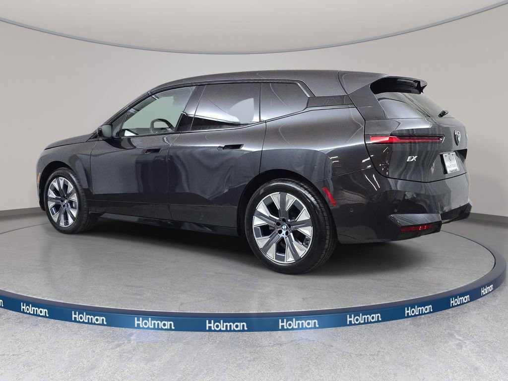 Used 2026 BMW iX xDrive45 w/ Executive Package image 8